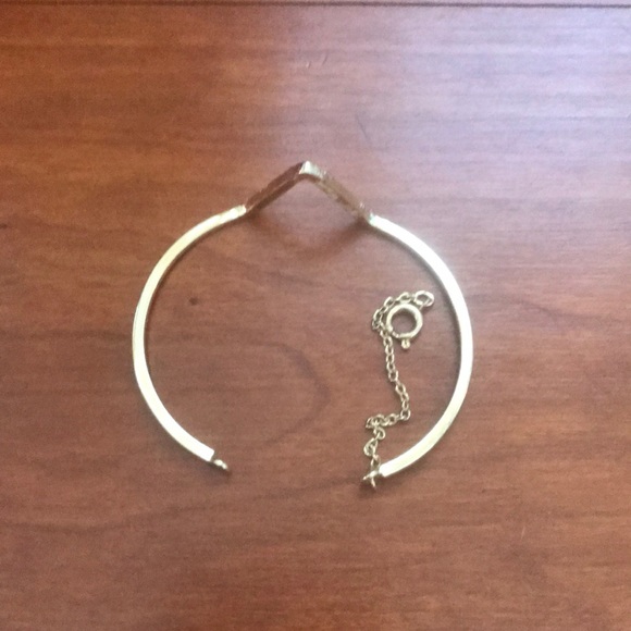 Victoria secret V bracelet. - Picture 3 of 4
